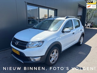 Dacia Sandero TCe 90 Stepway Lauréate / Leder / Navigatie / Trekhaak!