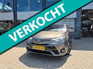 Toyota Avensis Touring Sports 1.8 VVT-i Skyview Automaat Panodak/Trekhaak