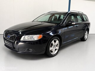 Volvo V70 2.5FT Summum AUTOMAAT / LEER