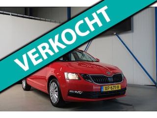Skoda Octavia Combi 1.0 TSI Greentech Ambition Automaat - Airco, Cruise, Navi, PDC, Carplay, Trekhaak.