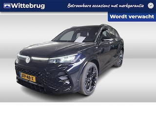 Volkswagen Tiguan 1.5 eHybrid 272pk R-Line Edition Black Style DSG Automaat R-Line / Trekhaak / 20"LM velgen / Black Style  / Panoramadak / Design / Comfort + Fabrieksgarantie tot 01-10-2029 of 100000 km