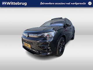 Volkswagen Tiguan 1.5 eHybrid 272pk R-Line Edition Black Style DSG Automaat R-Line / Trekhaak / 20"LM velgen / Black Style  / Panoramadak / Design / Comfort + Fabrieksgarantie tot 01-10-2029 of 100000 km