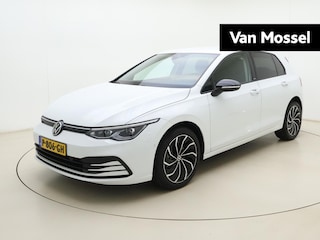 Volkswagen Golf 1.0 eTSI Life Business | Apple Carplay / Android Auto | Lichtmetalen Velgen | Adap. Cruise | Privacy Glass | Parkeersensoren |