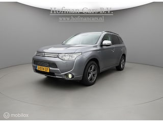 Mitsubishi Outlander 2.0 PHEV Instyle+ | Multimedia | Trekhaak | Camera | 2e Set Wielen | 2013