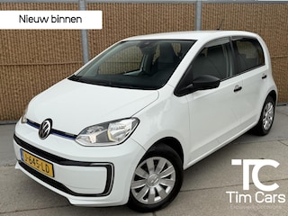 Volkswagen Up 37 kWh | Climate control | Cruise control | Rijbaan assistent | Dimlichten automatisch | Parkeersensoren achter | Achteruitrijcamera | Regensensor