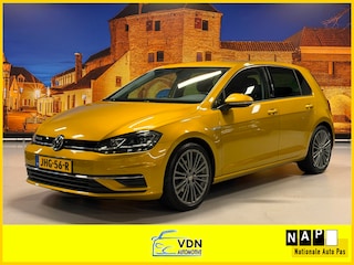 Volkswagen Golf 1.5 TSI Highline Sound Automaat LED PDC Carplay