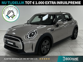 Mini Cooper 5-Deurs 1.5 Business Edition NAVIGATIE | PARKEERSENSOREN ACHTER | CLIMATE CONTROL