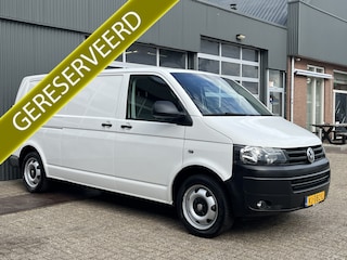 Volkswagen Transporter 2.0 TDI L2H1 Automaat Trekhaak 2500kg Airco Cruise controle Kastinrichting Omvormer Parkeersensor achter 2-Persoons Euro 5