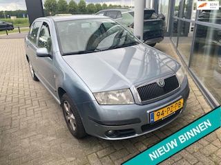 Skoda Fabia 1.4-16V Sedan Automaat 2e eig. Airco Cruise Trekhaak