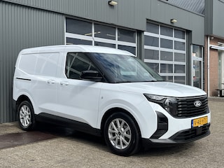 Ford Transit Courier 1.0 EcoBoost Limited Benzine Automaat Airco Cruise controle Trekhaak 1000kg 2-Persoons Navigatiesysteem Apple carplay Bluetooth Schuifdeur Parkeersensoren voor en achter