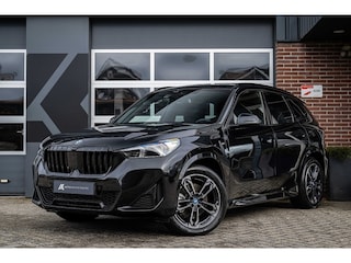 BMW X1 xDrive25e M Sport | Panorama | Shadow | ACC | Camera | Adap. led | Trekhaak | Stoelverwarming | 19 inch |