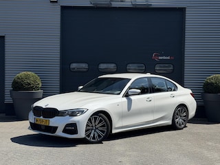 BMW 330i High Executive M-Sport | Navigatie | Climate Control | Stoelverwarming | Parkeersensoren |