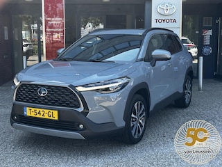 Toyota Corolla Cross 2.0 High Power Hybrid Launch Edition NL-AUTO JBL-AUDIO 360-CAMERA LED PARK-SENSOREN LEDER EL-ACHTERKLEP KEYLESS AD-CRUISE CAMERA