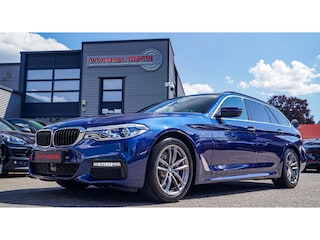 BMW 5-serie Touring 520i High Executive | M-pakket | Panorama | Elektrisch wegklapbare trekhaak | Adaptieve cruise | Camera | LED