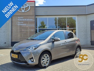 Toyota Yaris 1.5 HYBRID DYNAMIC KEYLESS NAVI BLUETOOTH CRUISE CLIMA CAMERA 15'' LM-VELGEN LED PRIVACY GLASS NL-AUTO
