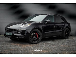 Porsche Macan 3.0 GTS / Pano / Luchtvering / Trekhaak / Sportstoelen / Carplay