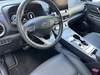 Hyundai Kona EV Premium 64 kWh | Meest luxe uitvoering | Rijklaarprijs! | 3 jaar garantie | Elektrisch verstelbare stoelen | Leder | Navigatie |