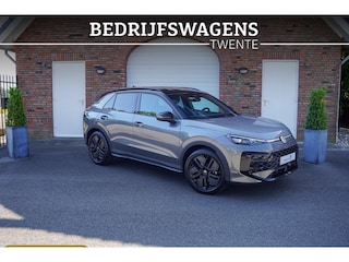 Volkswagen T-Roc R-Line First Edition IQ.light Apple Carplay Black style Stoel-/stuur verwarming 19 Inch Camera R-Line interieur