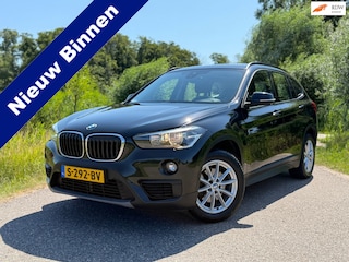 BMW X1 SDrive18i High Executive / Automaat / Panorama dak / Leder / Navigatie / Trekhaak / Stoelverwarming /