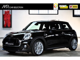 Mini Cooper 3-Deurs 1.5 Chili | Parkeersensoren v+a | Panoramadak | 17 inch | LED | NL auto | 1e eigenaar |