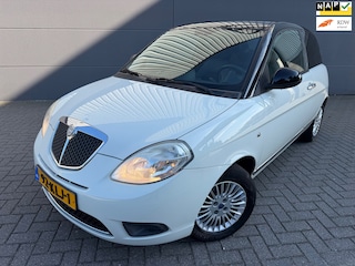 Lancia Ypsilon 1.2 Argento * Navigatie * Airco * Elktrishe Ramen