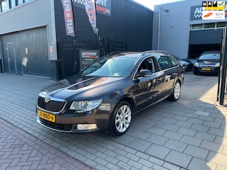 Skoda Superb Combi 1.8 TSI Ambition 2e Eigenaar! Trekhaak Airco NAP APK