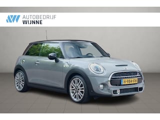 Mini Mini 192pk Chili Serious Business | JCW Pakket | Panoramadak | Keyless | Camera | Harman/kardon | Winter Pakket
