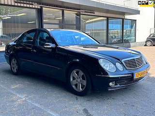 Mercedes-Benz E-klasse 240 Avantgarde/Airco/Automaat/Leder/ panorama dak/navigatie/