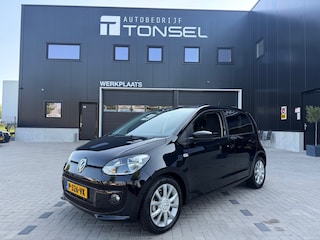 Volkswagen Up 1.0 CUP / Airco / Cruise / Stoelverwarming / Parkeersensoren