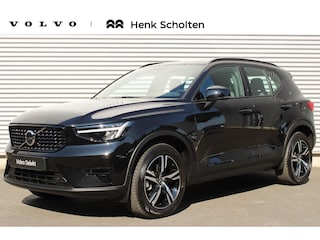 Volvo XC40 2.0 B4 Mild Hybrid Plus Dark | Trekhaak Semi-Elektrisch Inklapbaar | Elektrisch Verstelbare Stoelen Met Geheugen | Adaptieve Cruise Control | Pilot Assist | Google | Keyless | BLIS | Harman/Kardon | Stuurverwarming | Stoelverwarming | Parkeersensoren Voor & Achter incl. Achteruitrijcamera | 18-Inch Lichtmetalen Velgen |