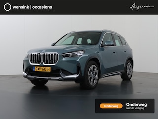 BMW X1 xDrive25e X-Line | 360 Camera | DAB | Apple CarPlay/Android Auto | Stoelverwarming | Ele. kofferdeksel | Trekhaak Ele. wegklapbaar | Innovatie-Pakket |