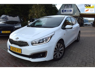 Kia Ceed 1.4-16 V CRUISE/AIRCO/PDC/BLUETOOTH/6 BAK/XENON/5 DRS/LMW 16 INCH/STUUR EN STOEL VERW/USB