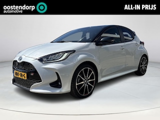 Toyota Yaris 1.5 Hybrid GR Sport | All-Season banden | Keyless entry en start | Stoel verwarming | kunstlederen/alcantara bekleding