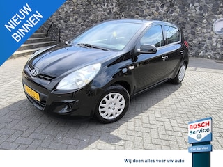 Hyundai i20 1.2i i-Motion Airco, afneembare trekhaak, electr ruiten, audio met stuur bediening.