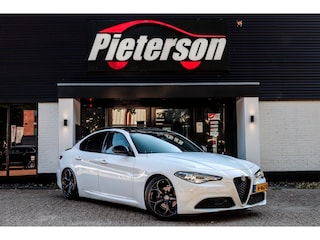 Alfa Romeo Giulia 2.0T VELOCE SQUADRA 330PK TREKHAAK PANO