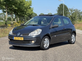 Renault Clio 1.2-16V Panoramadak/Airco/Cruise