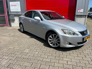 Lexus IS 250 Business 208pk Automaat / Autom.airco / Leer / Stoelverw. / Cruise / 17" / Keyless / PDC /Lage km stand / NL auto