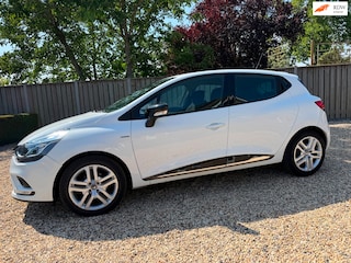 Renault Clio 0.9 TCe Limited Airco & Navigatie & cruise controle & Stoelverwarming