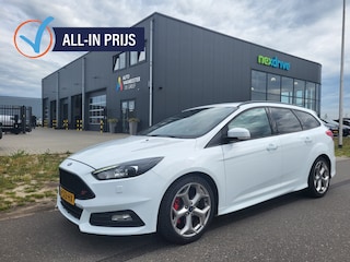 Ford Focus Wagon 2.0 250 pk ST Bi-Xenon, 18'' wielen, Winterpack