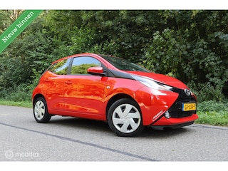 Toyota Aygo 1.0 VVT-i x-play | Camera | Carplay | ESP | NAVI