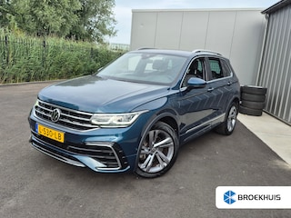 Volkswagen Tiguan 1.4 TSI eHybrid R-Line Business+245Pk DSG/AUTO | Trekhaak uitklapbaar | Achteruitrijcamera | Parkeersensoren| Keyless | Navigatie | App connect | Stoel/stuur verwarming | Dodehoek detectie | LED | BAD | 19"LMV