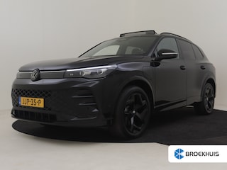 Volkswagen Tiguan 1.5 eHybrid R-Line Edition 204Pk DSG/AUTO | Glazen panorama-dak | Trekhaak uitklapbaar | Stoel/stuurverwarming | adapt cruise control | Climate control |  dodehoek detectie | App connect | 19"LMV