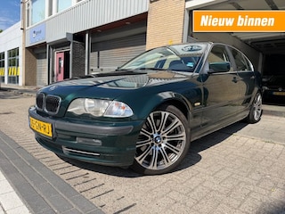 BMW 330i Executive NL-AUTO ZEER NETJES RIJDT HEEL GOED NAP APK