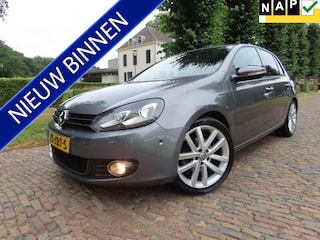 Volkswagen Golf 1.4 TSI Highline Automaat/Dsg Alcantara/Stof Sportstoelen Ecc Cruisecontrol Xenon Led Navigatie PDc LM Velgen Trekhaak