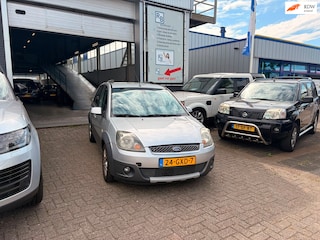 Ford Fiesta 1.4-16V Crossroad AIRCO/ TREKHAAK