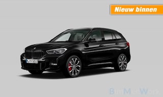 BMW X1 sDrive20i M-Sport,Pano,LED,Stoel/stuurverw,Leer,Keyless,HUD,Camera,Dealer OH