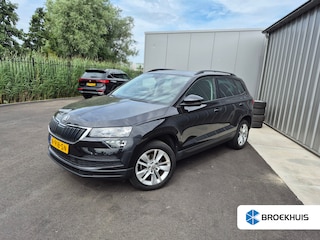 Skoda Karoq 1.0 TSI Business Edition 110Pk | 1e eigenaar |Trekhaak uitklapbaar | Parkeer sensoren voor/achter | Apple carplay Android auto |Navigatie Cruise control | Climate control | LED | DAB | 17"LMV