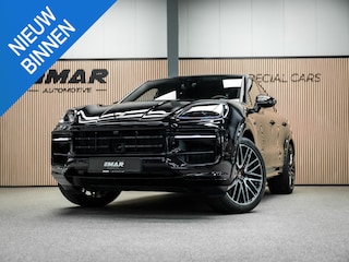 Porsche Cayenne Black edition Meestr. achteras / 22 inch / sportstoelen / 3e scherm / BOSE