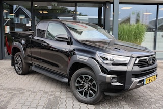Toyota Hilux 2.8 D-4D X-TRA CAB INVINCIBLE A/T 4WD VAN