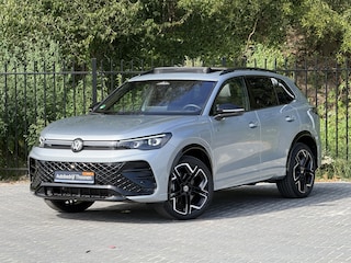 Volkswagen Tiguan 1.5 eHybrid R-Line | Leer | H&K | Trekhaak | HUD